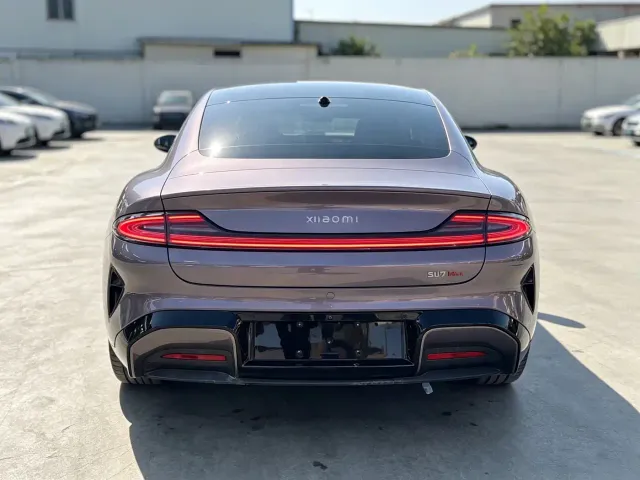 Xiaomi SU7 — Фото автомобиля 17