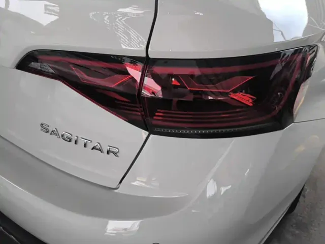 Volkswagen Sagitar — Фото автомобиля 7