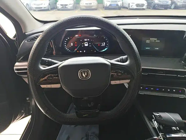 Changan Eado — Фото автомобиля 10