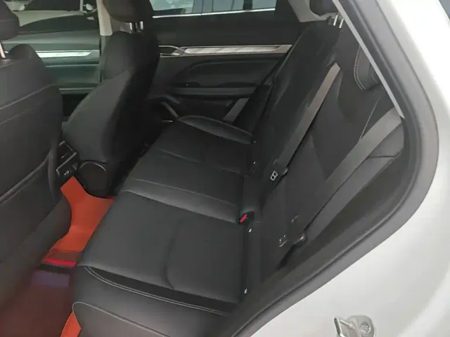 Geely Emgrand L — Фото автомобиля 16