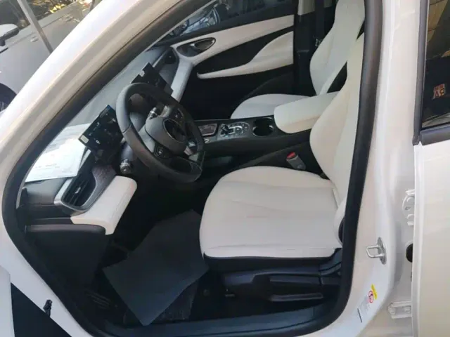 BYD Seal 05 DM-i — Фото автомобиля 14