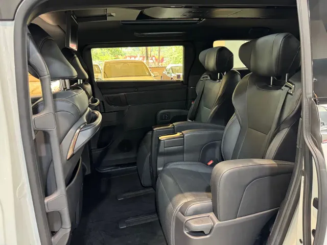 Toyota Alphard — Фото автомобиля 10