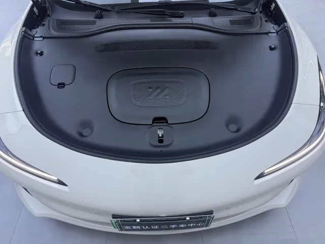 IM Motors L6 — Фото автомобиля 16