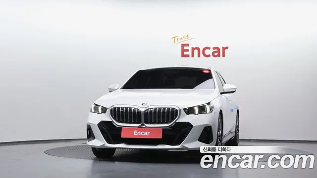 BMW 5-Series — Фото автомобиля 2