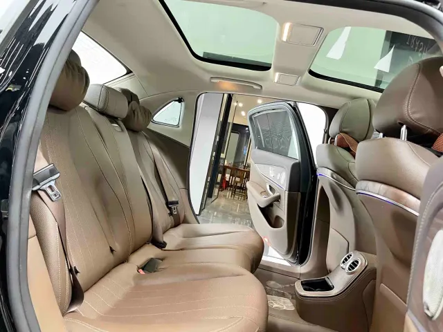 Mercedes-Benz E-Class — Фото автомобиля 8