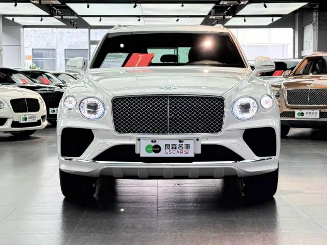 Bentley Bentayga — Фото автомобиля 2