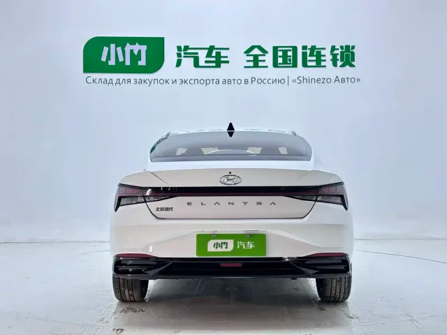 Hyundai Elantra — Фото автомобиля 3