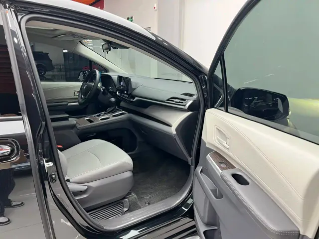 Toyota Granvia — Фото автомобиля 8