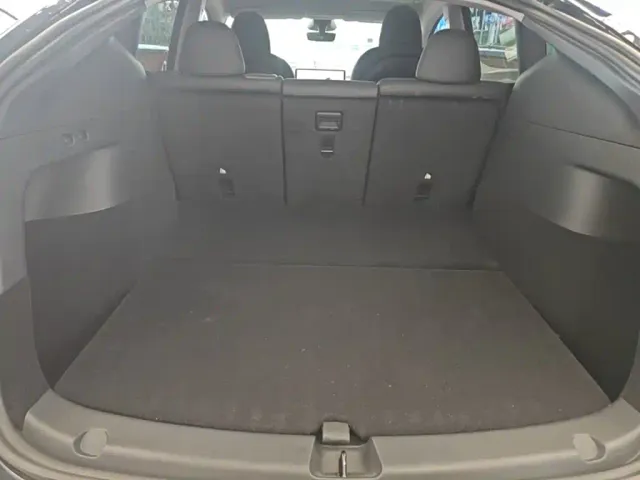 Tesla Model Y — Фото автомобиля 18