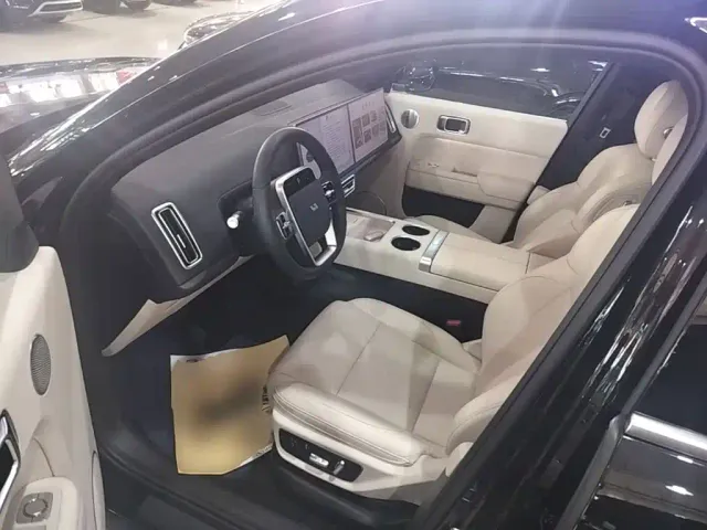 Li Auto L7 — Фото автомобиля 15