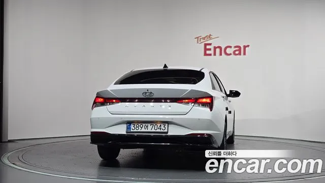 Hyundai Avante CN7 — Фото автомобиля 4