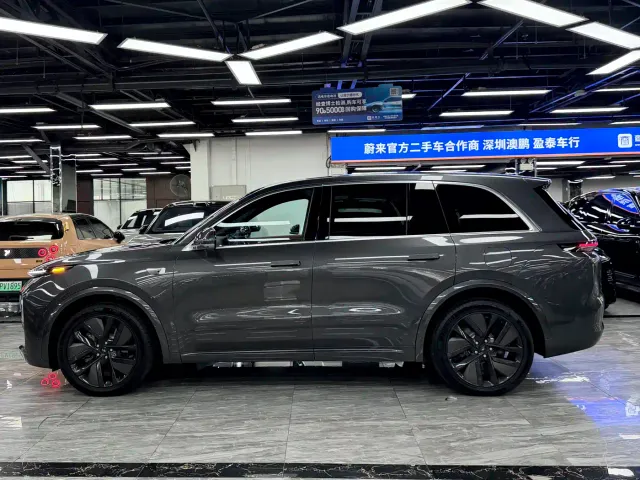Li Auto L8 — Фото автомобиля 4