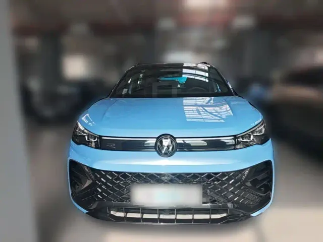 Volkswagen Tiguan L — Фото автомобиля 4
