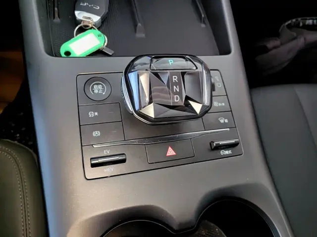 BYD Qin PLUS — Фото автомобиля 13