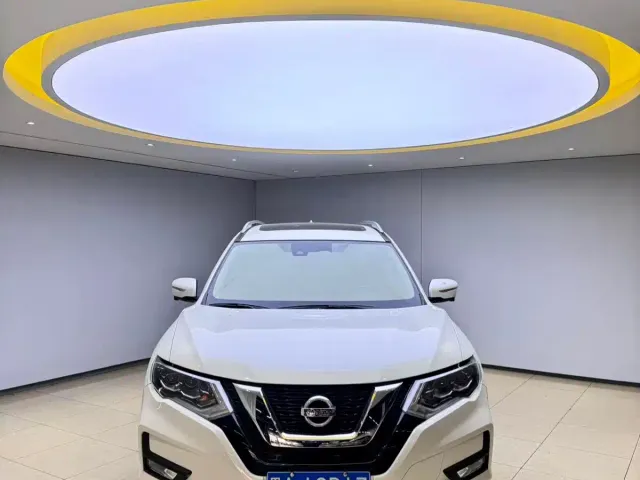 Nissan X-Trail — Фото автомобиля 2