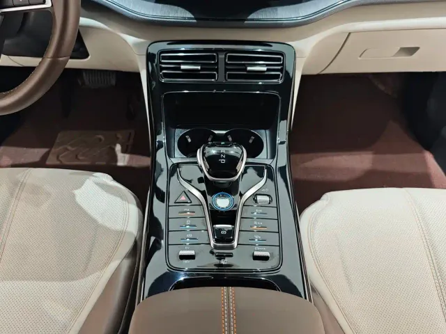 BYD Qin PLUS — Фото автомобиля 8