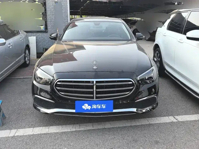 Mercedes-Benz E-Class — Фото автомобиля 2