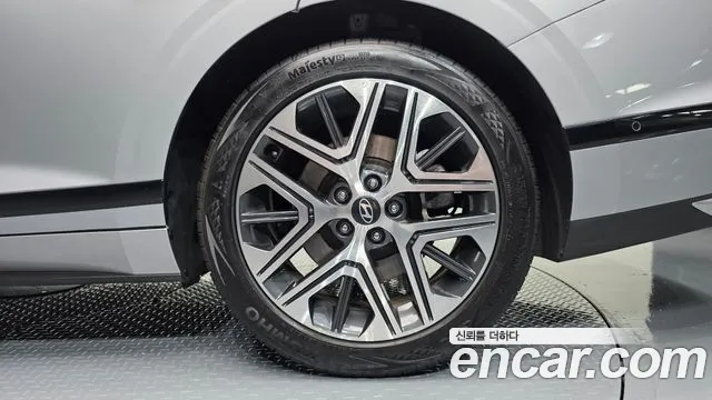 Hyundai Grandeur GN7 — Фото автомобиля 6