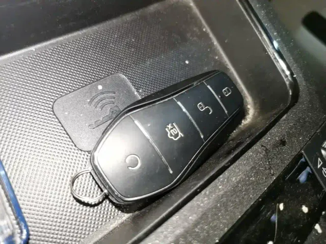 BYD Yuan Pro — Фото автомобиля 8