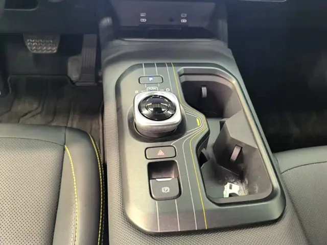 Toyota bZ5 — Фото автомобиля 13