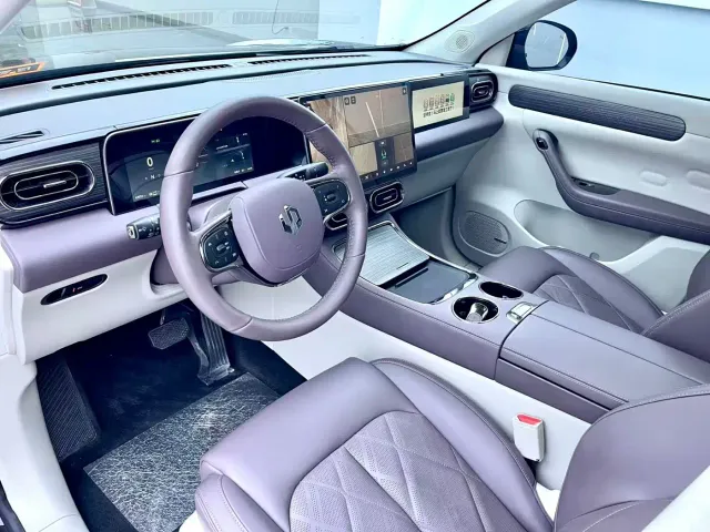 Leapmotor C11 — Фото автомобиля 5