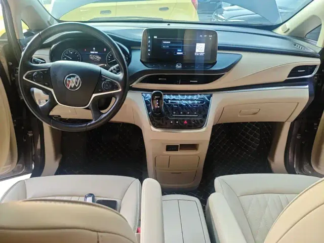 Buick GL8 — Фото автомобиля 9