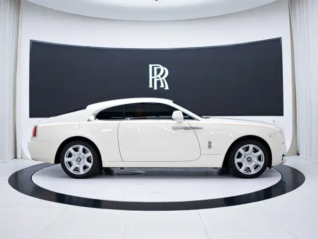 Rolls-Royce Wraith — Фото автомобиля 6