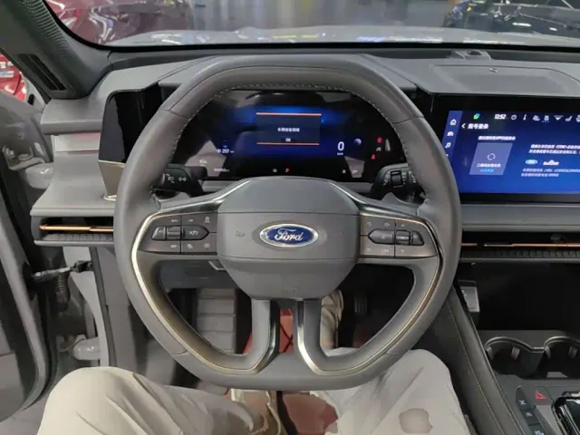 Ford Edge — Фото автомобиля 10