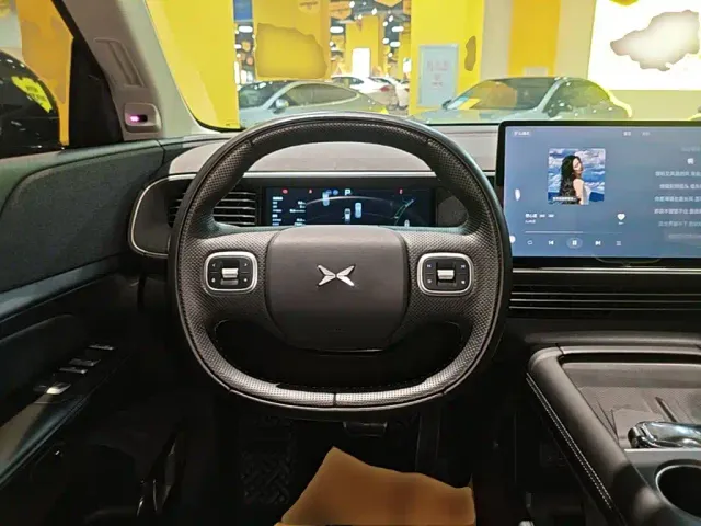 Xpeng G6 — Фото автомобиля 10