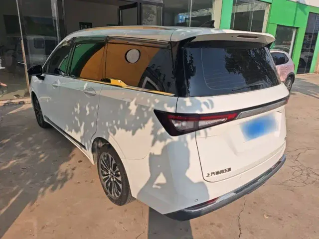 Wuling Jiachen — Фото автомобиля 4