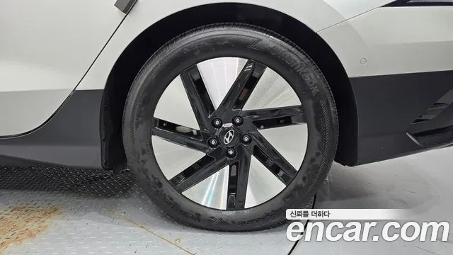 Hyundai Ioniq 6 — Фото автомобиля 6