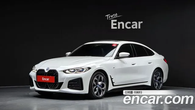 Фотография автомобиля — BMW i4