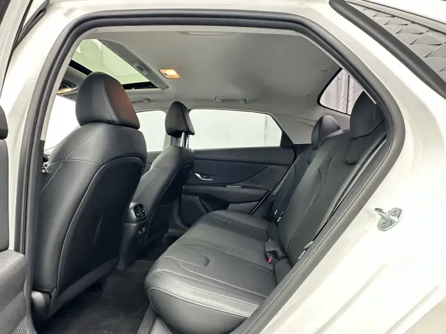 Hyundai Elantra — Фото автомобиля 5