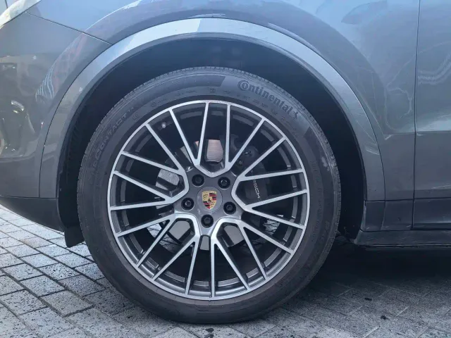 Porsche Cayenne — Фото автомобиля 17
