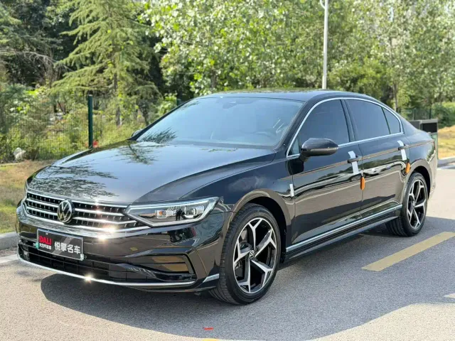 Фотография автомобиля — Volkswagen Magotan