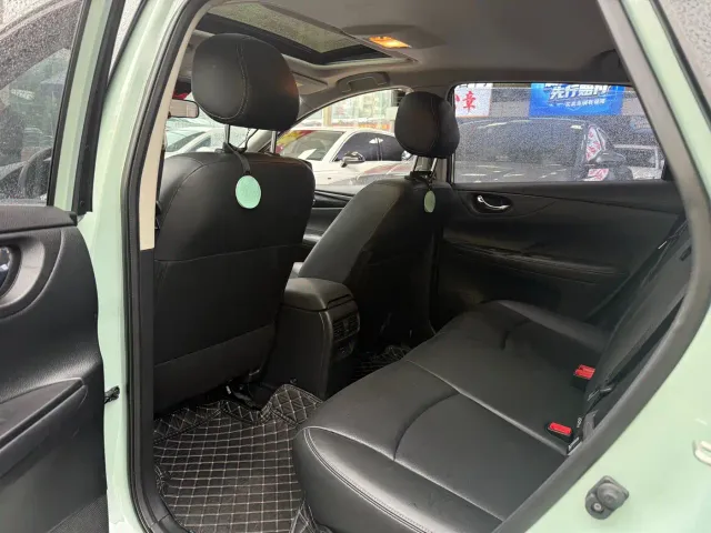 Nissan Tiida — Фото автомобиля 5