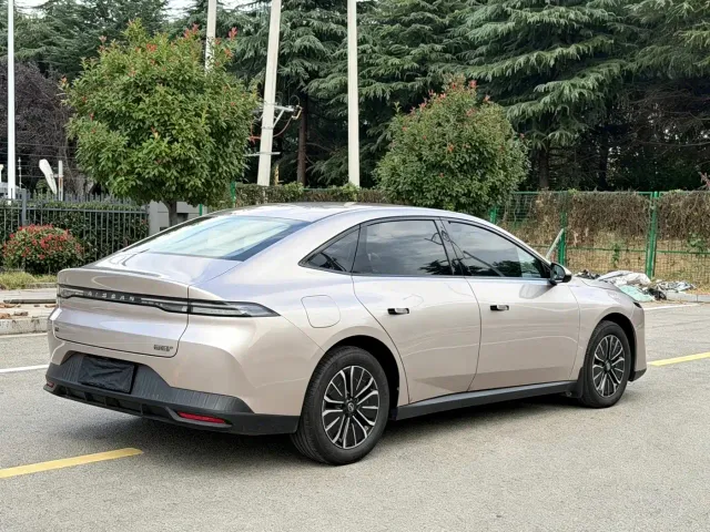 Nissan N6 — Фото автомобиля 6