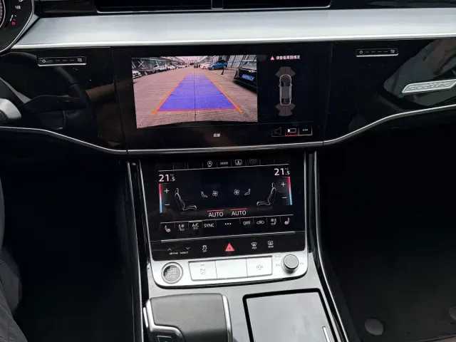 Audi A8 — Фото автомобиля 10