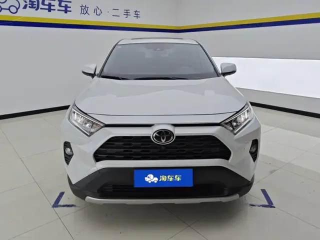 Toyota RAV4 — Фото автомобиля 2