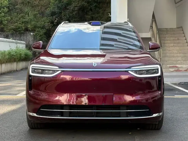 Aito M7 — Фото автомобиля 2