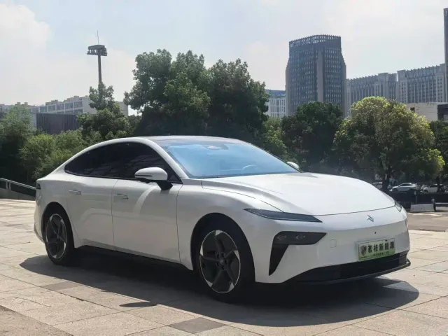 Dongfeng eπ 007 — Фото автомобиля 6