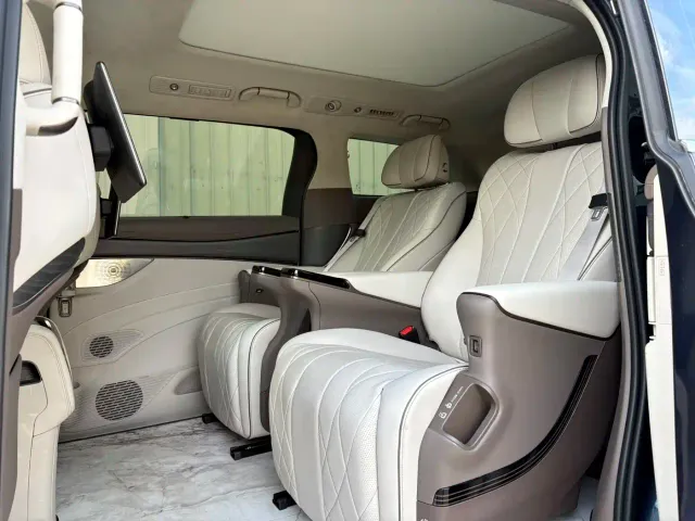 Denza Denza D9 2022 DM-i 970 AWD Flagship — Фото автомобиля 17