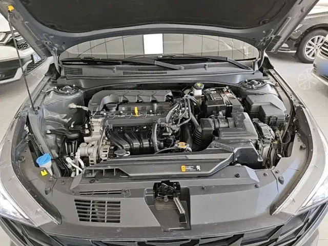 Hyundai Elantra — Фото автомобиля 19