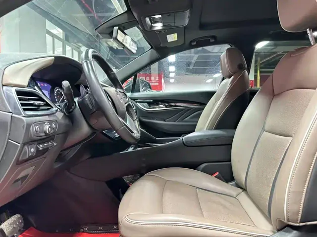 Buick Enclave — Фото автомобиля 8