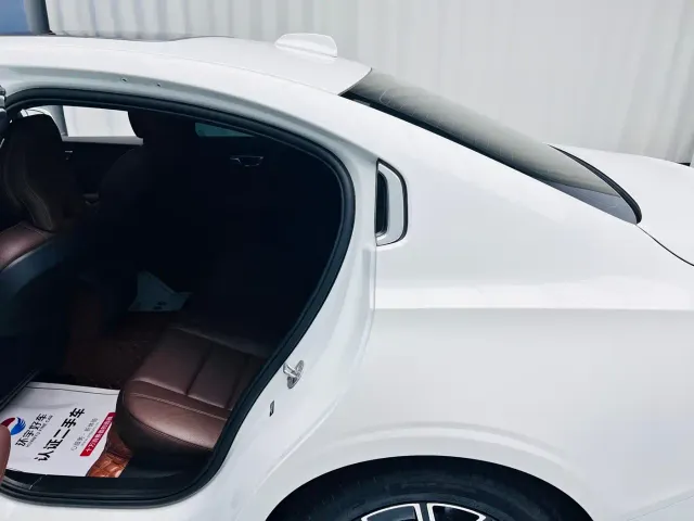 Volvo S60 — Фото автомобиля 18
