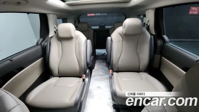 Kia Carnival Generation 4 — Фото автомобиля 26
