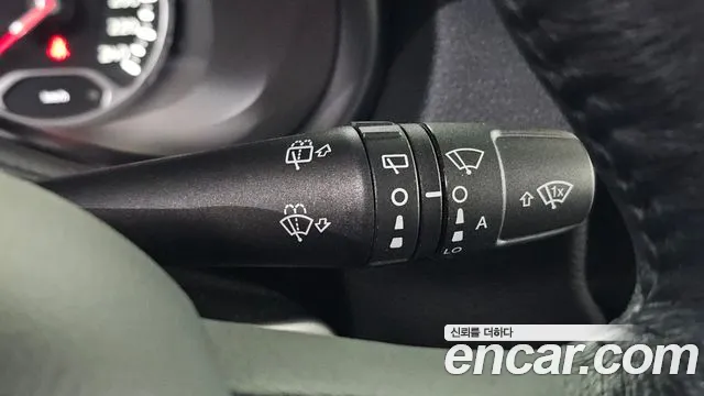 Jeep Renegade — Фото автомобиля 24