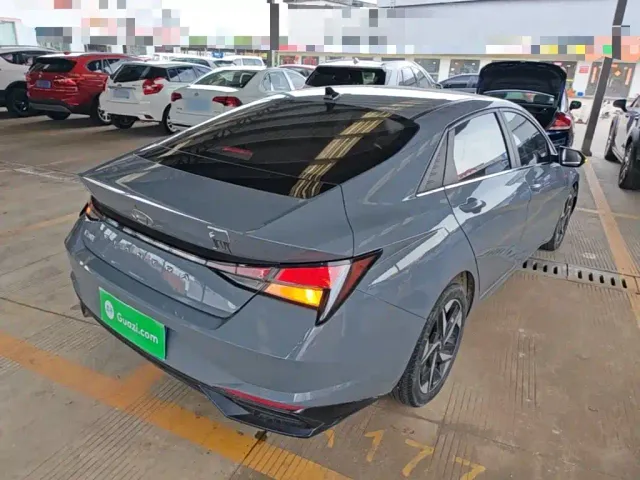 Hyundai Elantra — Фото автомобиля 6