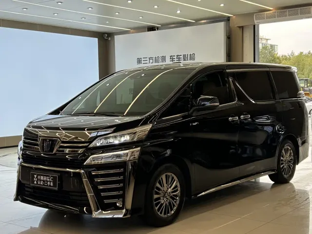 Фотография автомобиля — Toyota Vellfire