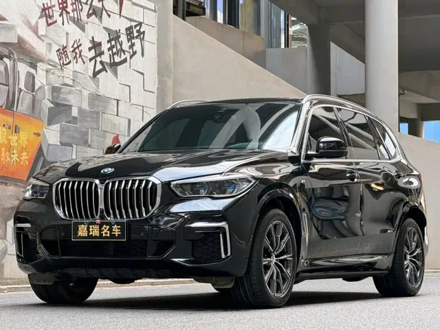 Фотография автомобиля — BMW X5